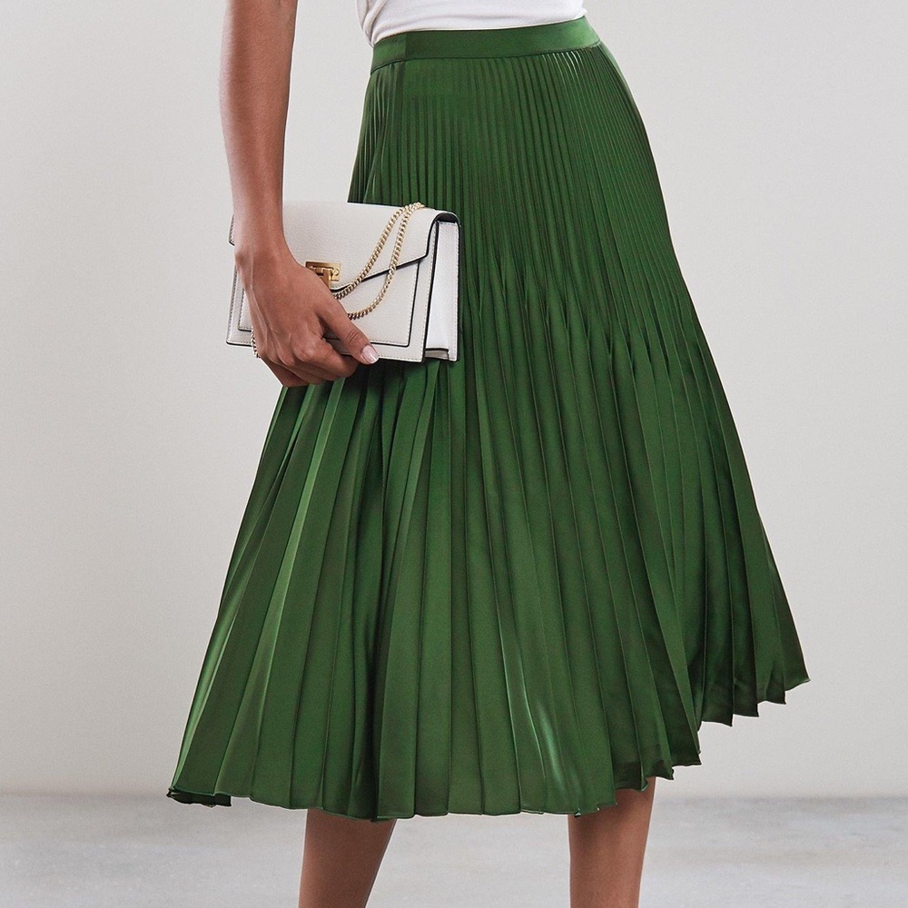 REISS isadora satin green skirt  UK4/US0 (fits up to 25inch approx)